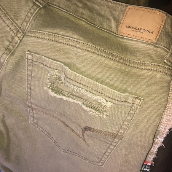 AE Stretch Distressed Green Army Style Jeans, sz 2 - Picture 4 of 4